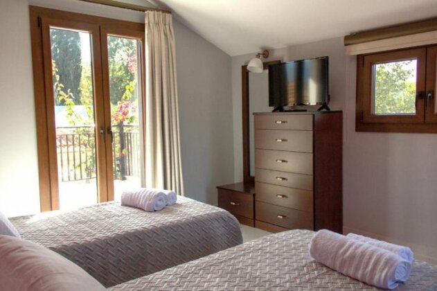 Zissis Executive Villa - Photo4