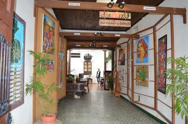 Hotel y Galeria Uxlabil Antigua - Photo2
