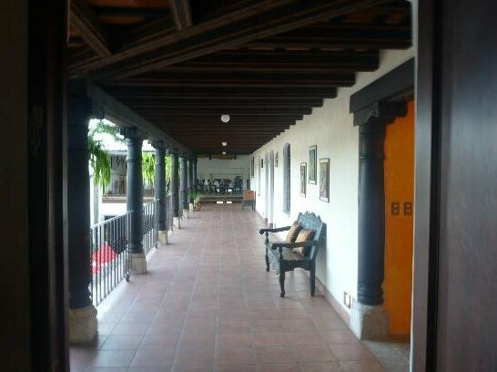 Placido Comfort Hotel - Photo2
