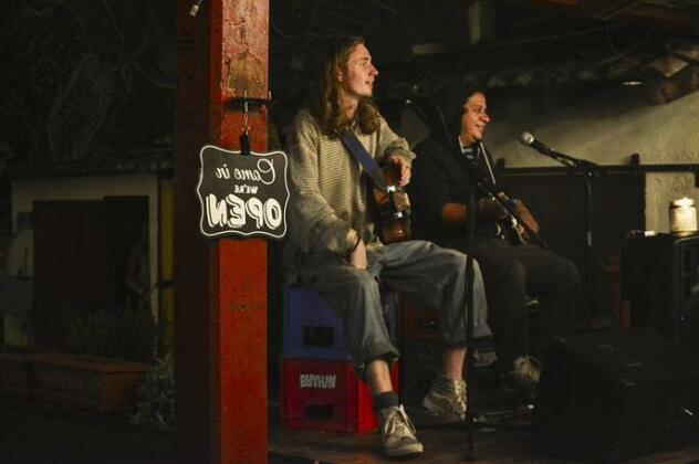 Three Monkeys Hostel - Photo2