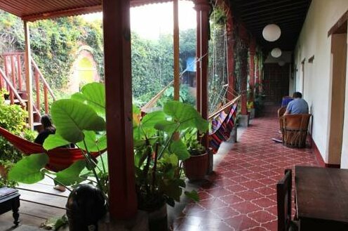 Three Monkeys Hostel - Photo4