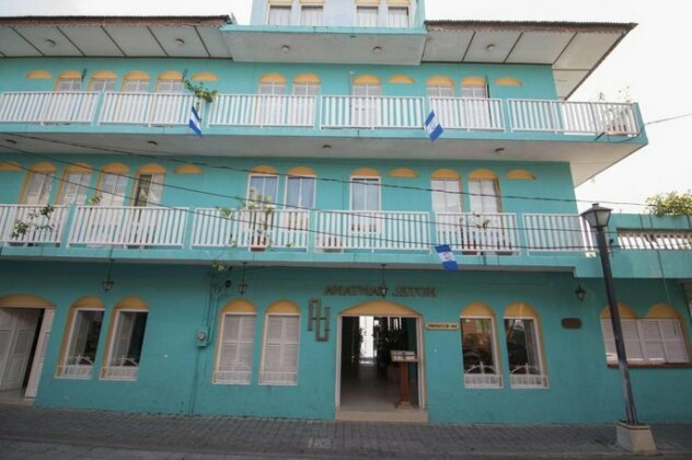 Hotel Santana Flores - Photo2
