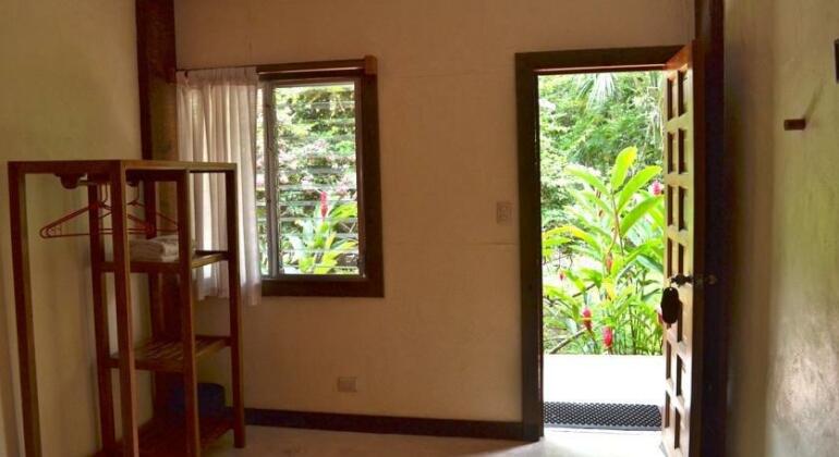 Jungle Lodge Tikal Hostal - Photo2