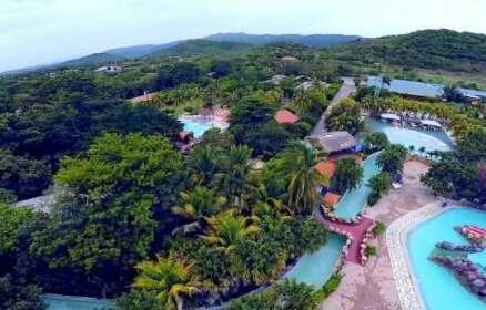 Resort y Parque Acuatico Valle Dorado