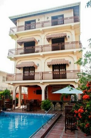 Windjammer International Cuisine & Comfort Inn