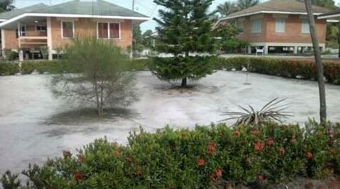 Lake Mainstay Resort