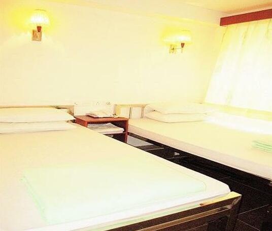 Lucky Guest House Carlton Group of Hostels - Photo5