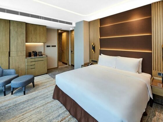 One-Eight-One Hotel & Serviced Residences - Photo2