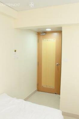 Spacious room for 4 near MTR 10 - Photo4