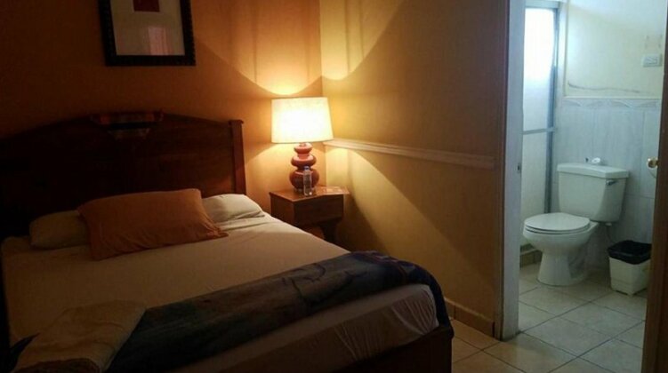 Wawa's Hotel - Photo2