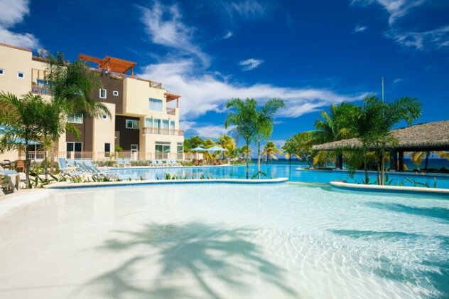 Grand Roatan Caribbean Resort - Photo3