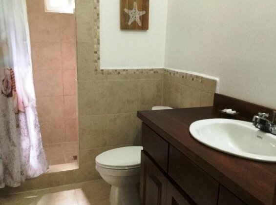 Phoenix House Roatan - Photo2