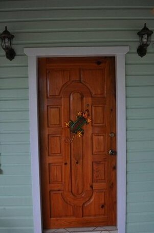 Seaside Inn Roatan - Photo2