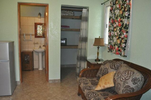 Seaside Inn Roatan - Photo4