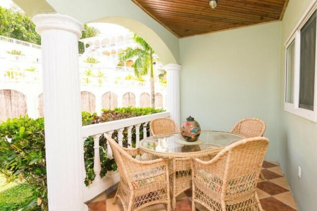 Sunset Villas 7B - Photo2