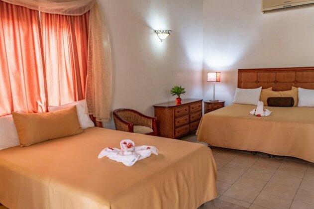 West Bay Colonial Hotel - Photo5