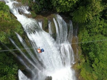 Pulhapanzak Waterfall Cabins