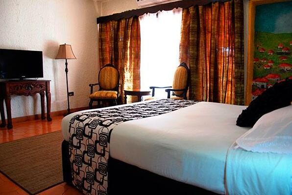 Real Colonial Hotel - Photo2