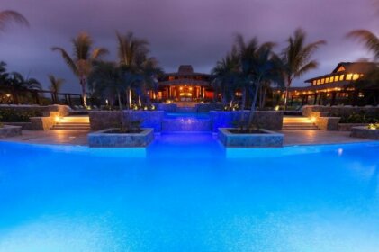 Indura Beach & Golf Resort Curio Collection By Hilton