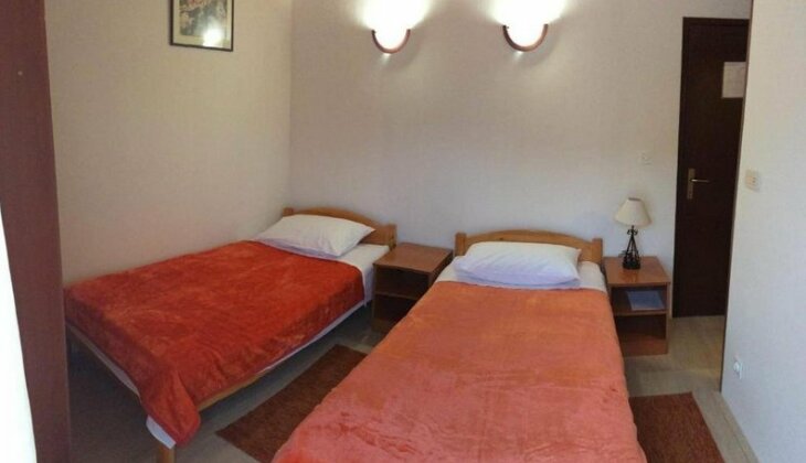 Guesthouse Budima - Photo2