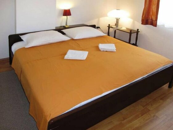 Apartment Mirna 1086 - Photo2