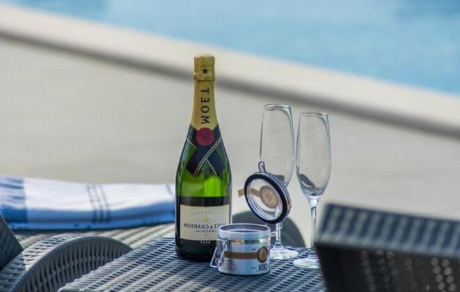 Sea View apartments with Private Pool - Photo4