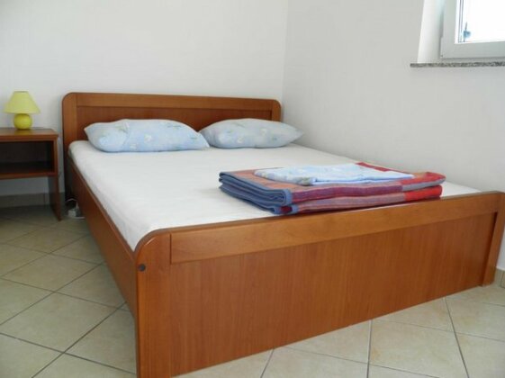 Apartment Mrle L - Photo2