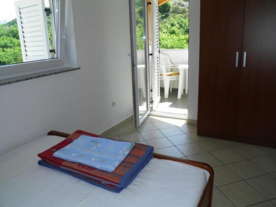 Apartment Mrle L - Photo3