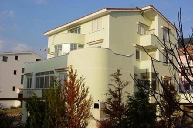 Apartments Luka