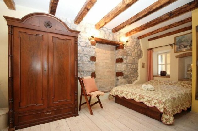 Authentic Baska Kruzna - Photo3