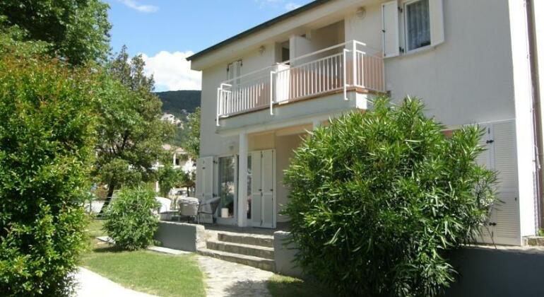 Villa Corinthia - Photo2