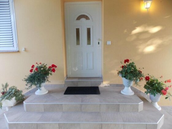 Holiday home Andro - Photo5