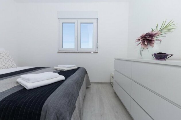 Modern and spacious apartment - Photo4