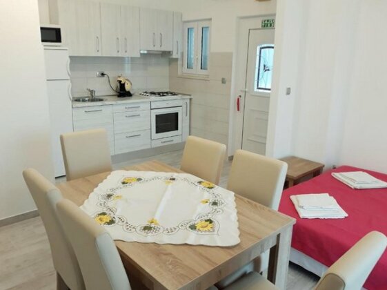 Apartmani Vinko Bol - Photo2