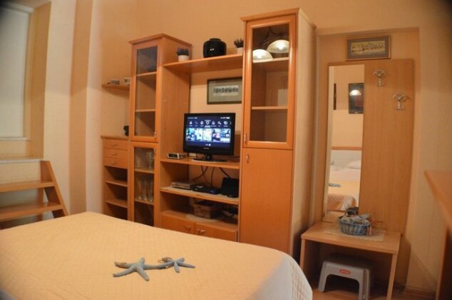 Apartment With 2 Bedrooms in Bol With Wonderful sea View Enclosed Garden and Wifi - 50 m From the - Photo5