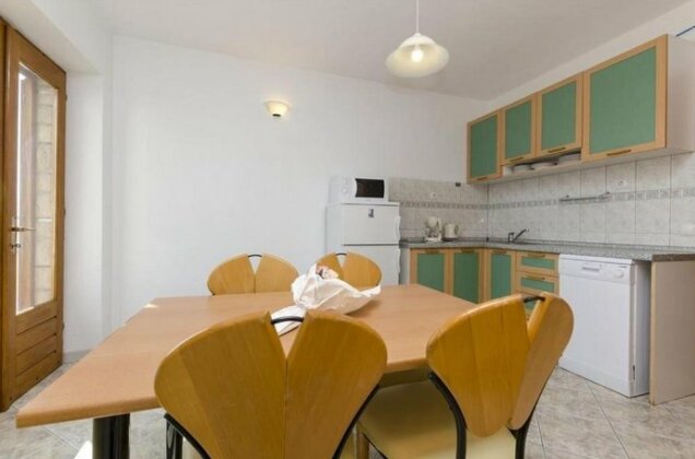 Apartments Lena Bol - Photo2
