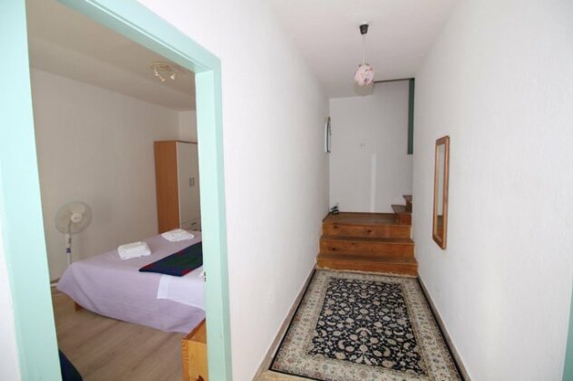 Beautiful white stone seafront house in Bol with panoramic views - Photo4
