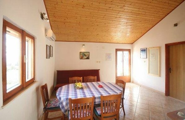 Holiday Home Vineyard house Bol - Photo3