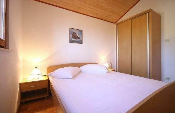 Holiday Home Vineyard house Bol - Photo4