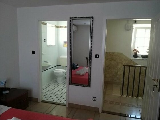 Riva Rooms Bol - Photo2