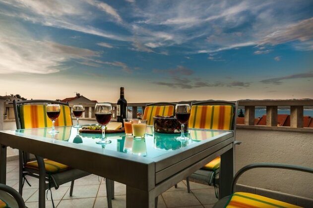 Sunset Apartments Bol - Photo2
