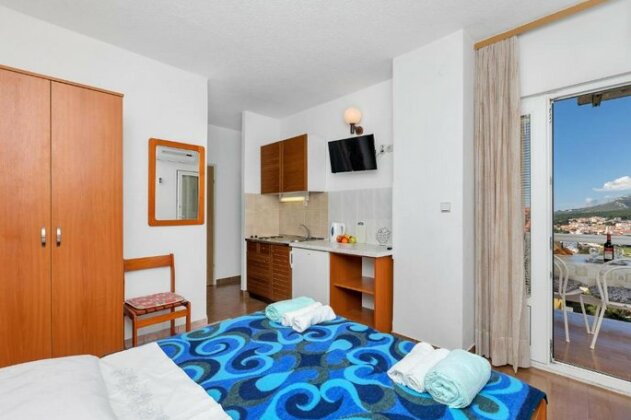 Apartments Jukic Brela - Photo4