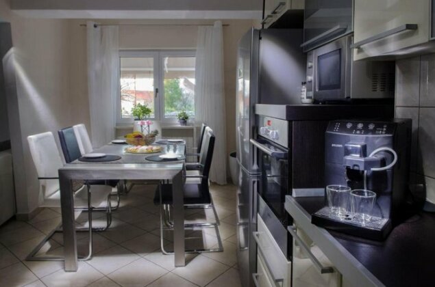 Modern XXL Villa - Photo3