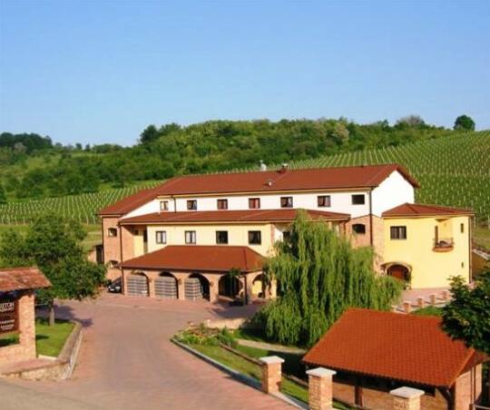 Stupnicki Dvori Winery Hotel