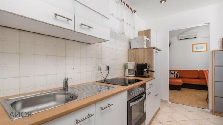 Apartment Ivana Cervar Porat - Photo3