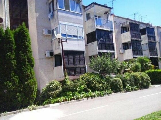  Photo 2