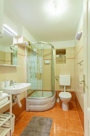 Room M Cres - Photo4