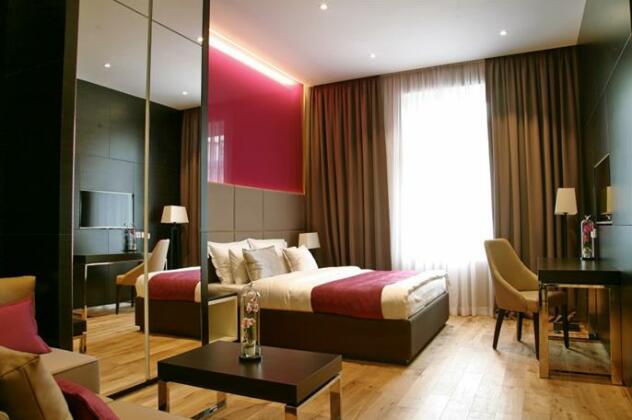 Maccani Luxury Suites Apartments - Photo5