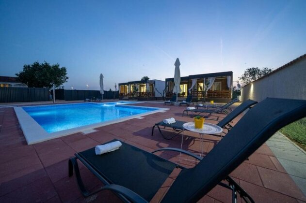 Prestige Villas Pool Yard - Photo2
