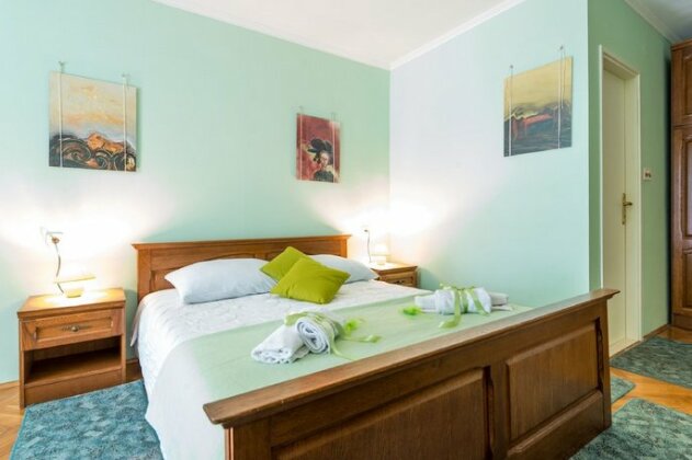 Apartments and Room Lora - Photo5